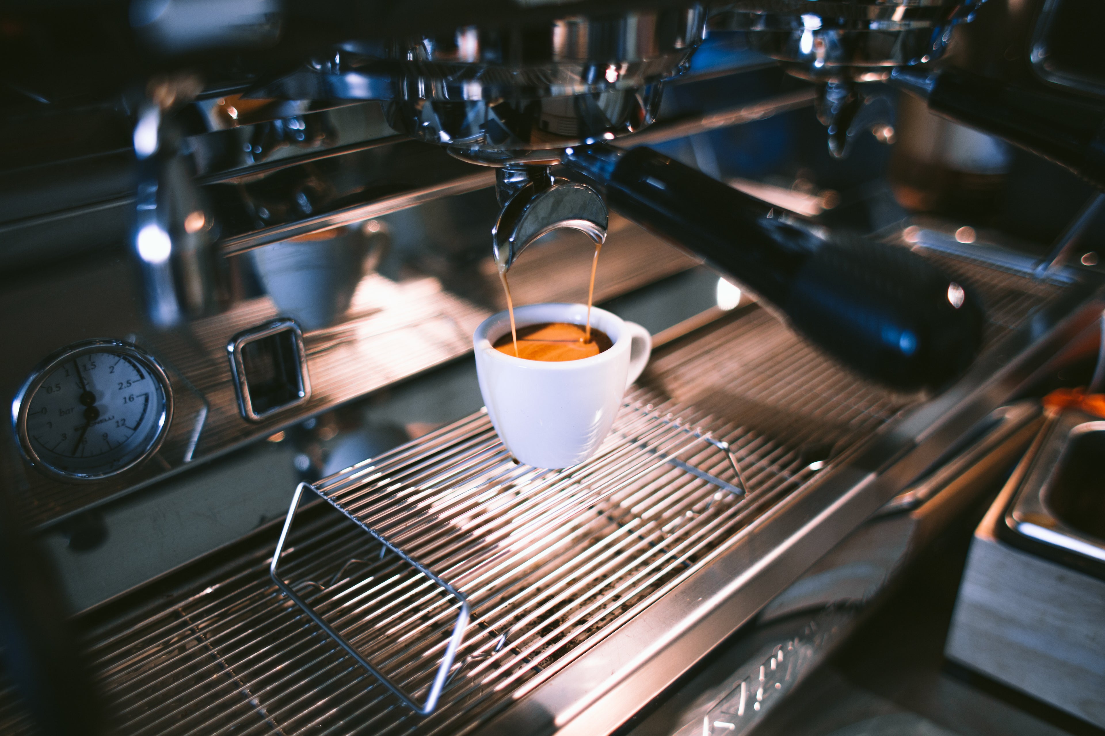 Shado Coffee pouring an espresso